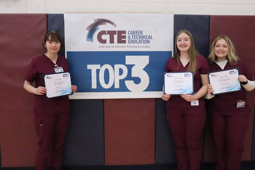  Three nursing students earn awards. 